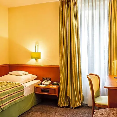 Otel Western Premier Rebstock Würzburg
